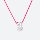 COLLIER AVEC UN NUMÉRO