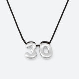 COLLIER AVEC DEUX NUMÉROS