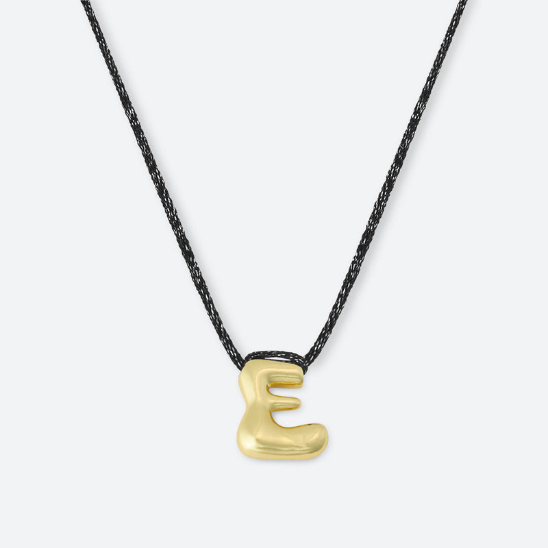 Halskette mit Buchstaben E