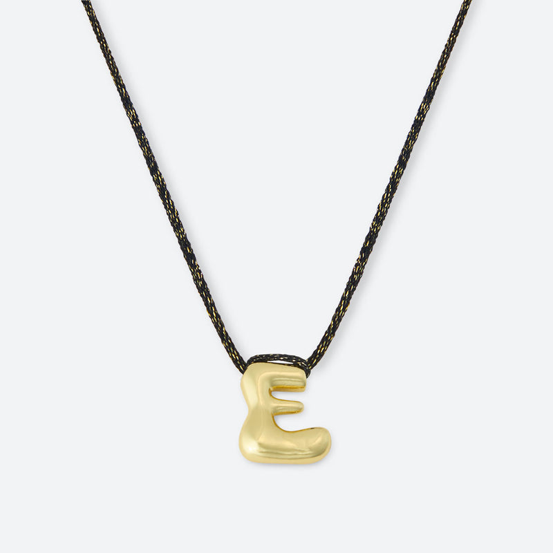 Halskette mit Buchstaben E