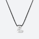 Halskette mit Buchstaben E