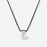 Halskette mit Buchstaben E