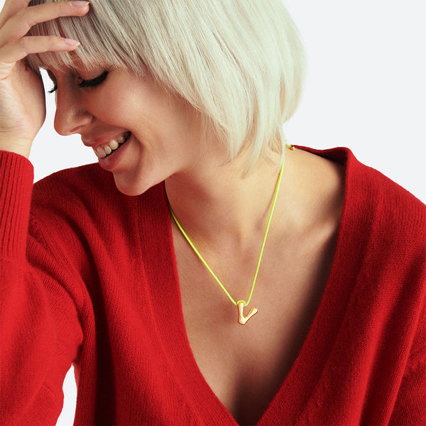 COLLIER LETTRE V